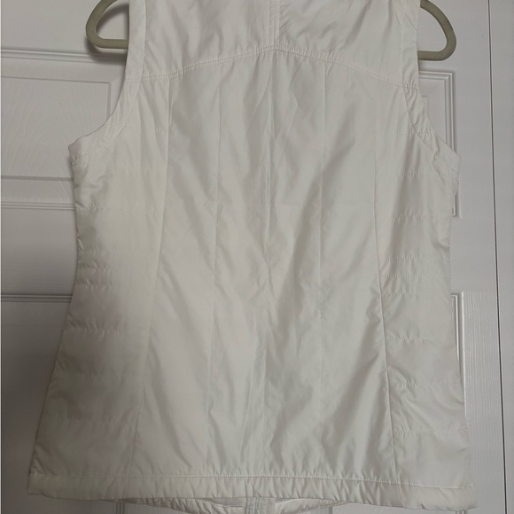Columbia Women's White Quilted Vest - Picture 4 of 5